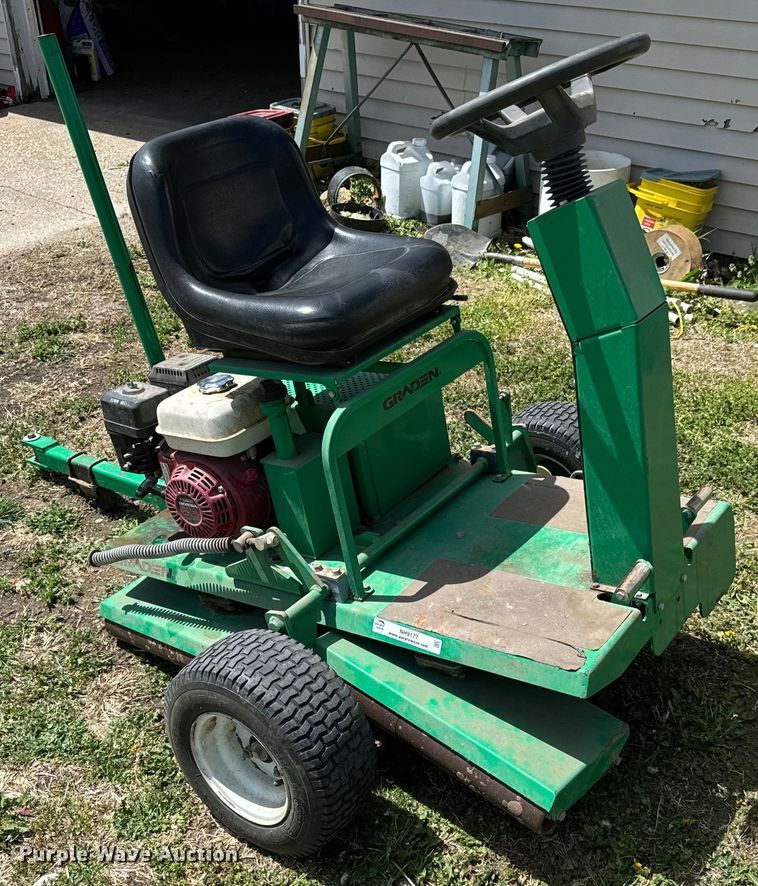 image for item NH9177 Lawn equipment