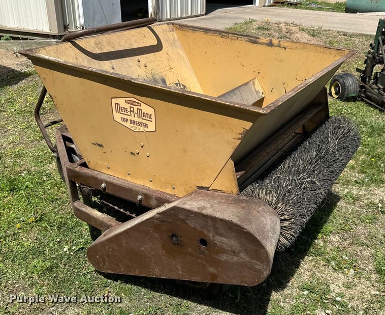 image for item NH9177 Lawn equipment