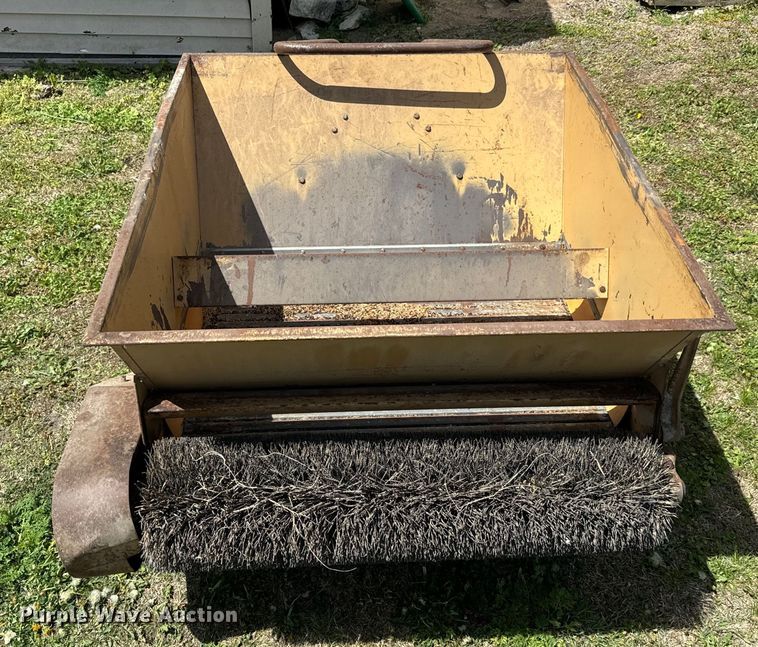 image for item NH9177 Lawn equipment