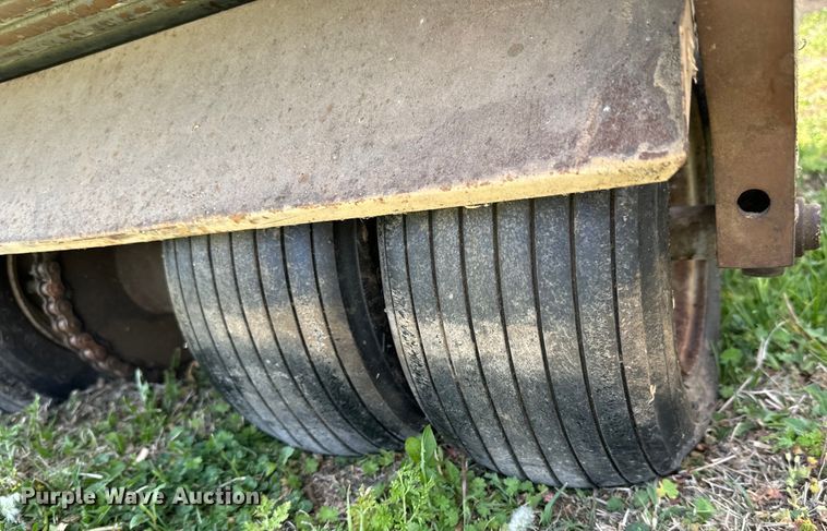 image for item NH9177 Lawn equipment