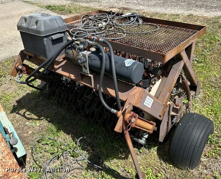 image for item NH9177 Lawn equipment