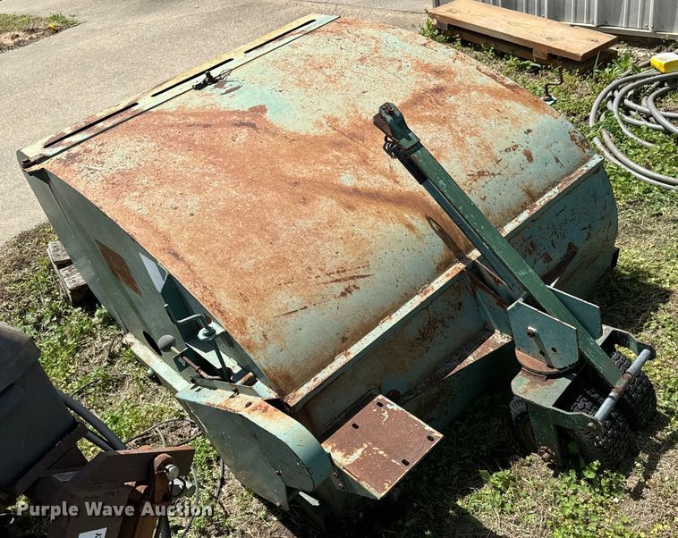 image for item NH9177 Lawn equipment