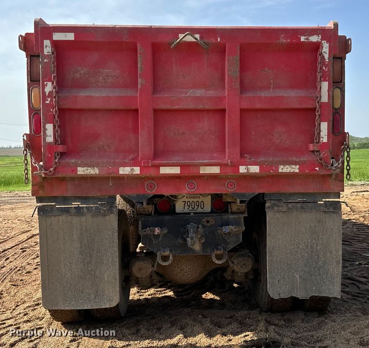 image for item NL9702 1997 International 4900 dump truck