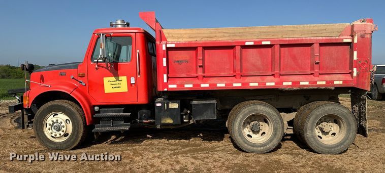image for item NL9702 1997 International 4900 dump truck