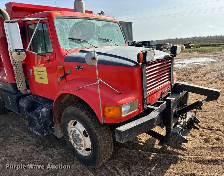image for item NL9702 1997 International 4900 dump truck