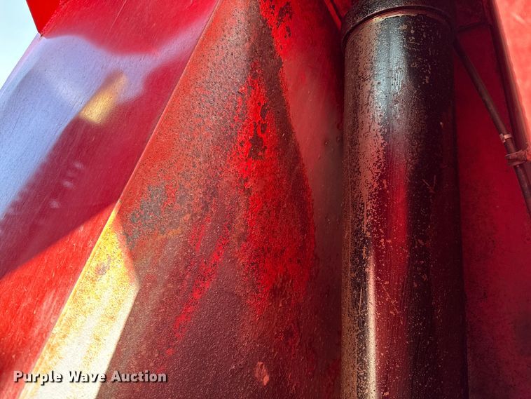 image for item NL9702 1997 International 4900 dump truck