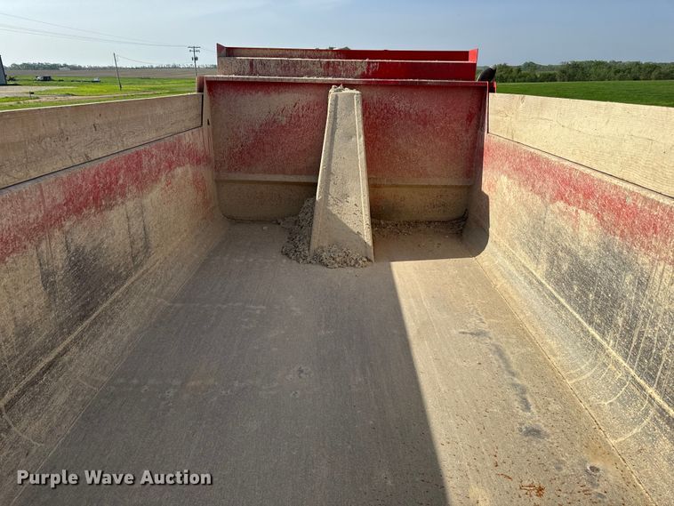 image for item NL9702 1997 International 4900 dump truck