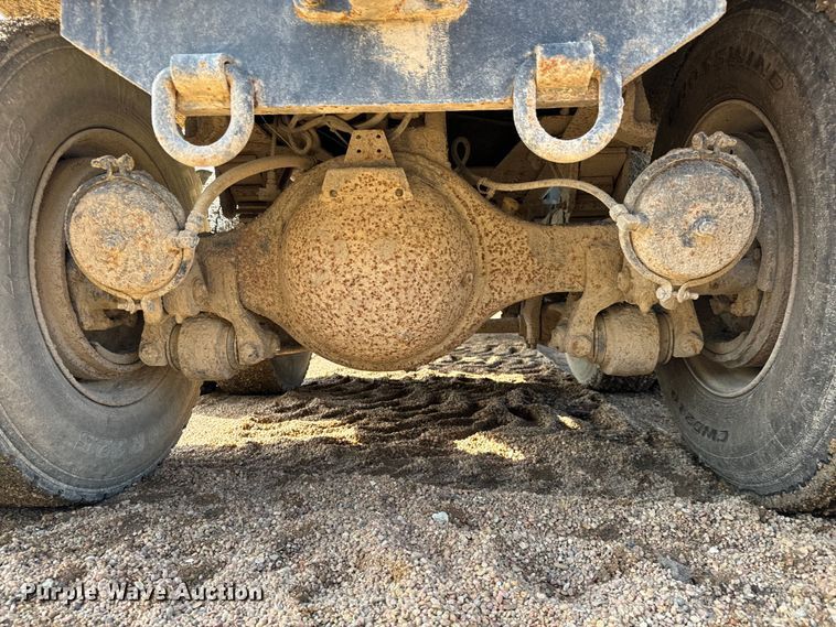 image for item NL9702 1997 International 4900 dump truck