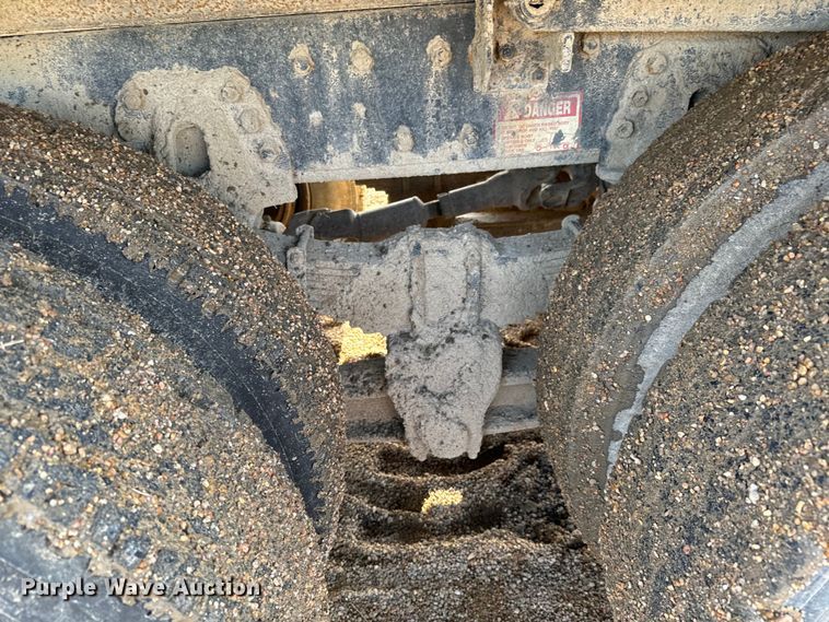 image for item NL9702 1997 International 4900 dump truck