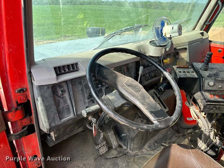 image for item NL9702 1997 International 4900 dump truck