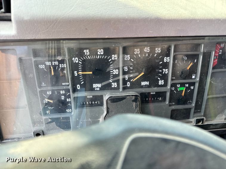 image for item NL9702 1997 International 4900 dump truck