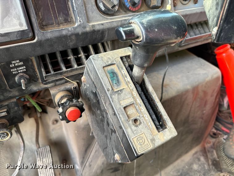 image for item NL9702 1997 International 4900 dump truck