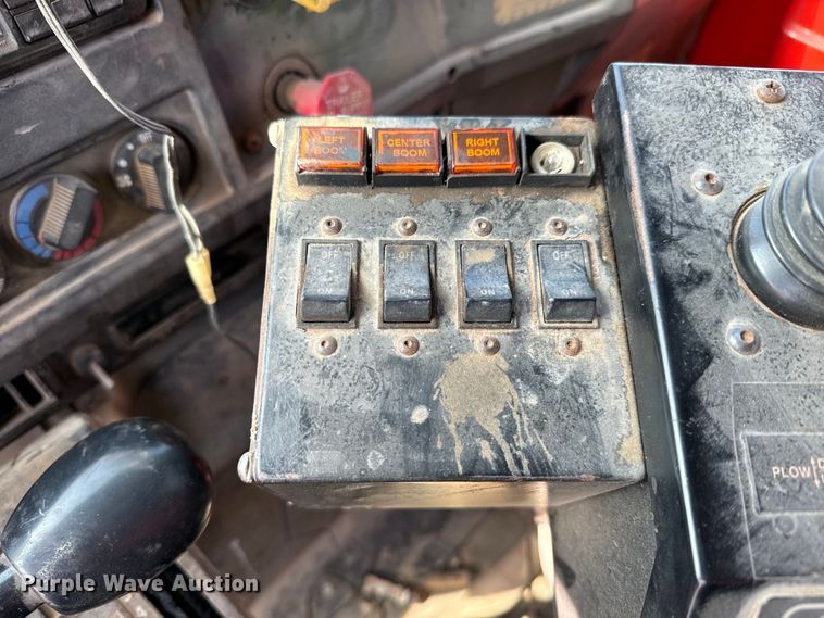 image for item NL9702 1997 International 4900 dump truck