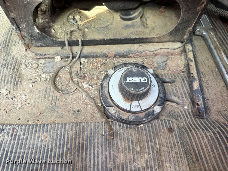 image for item NL9702 1997 International 4900 dump truck