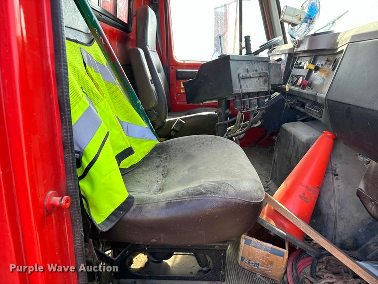 image for item NL9702 1997 International 4900 dump truck