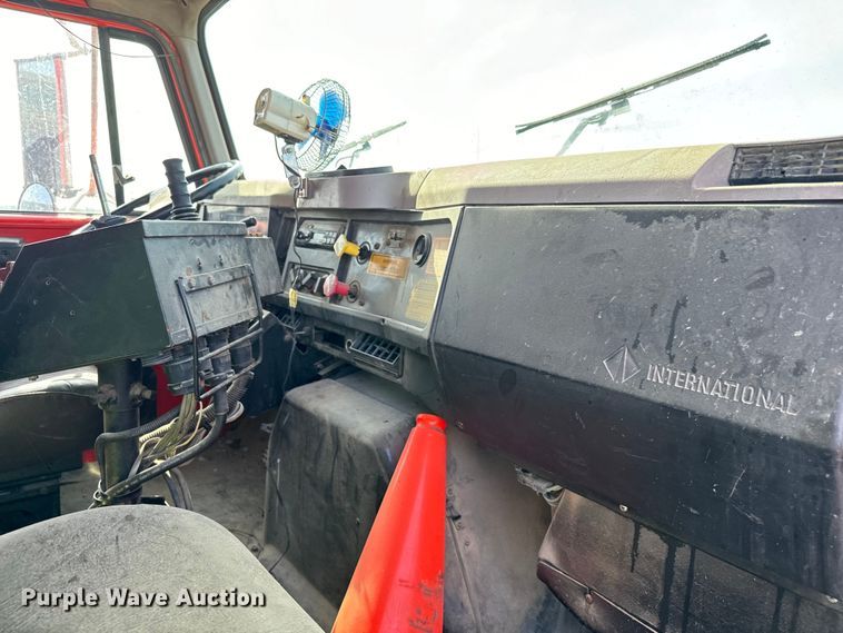 image for item NL9702 1997 International 4900 dump truck