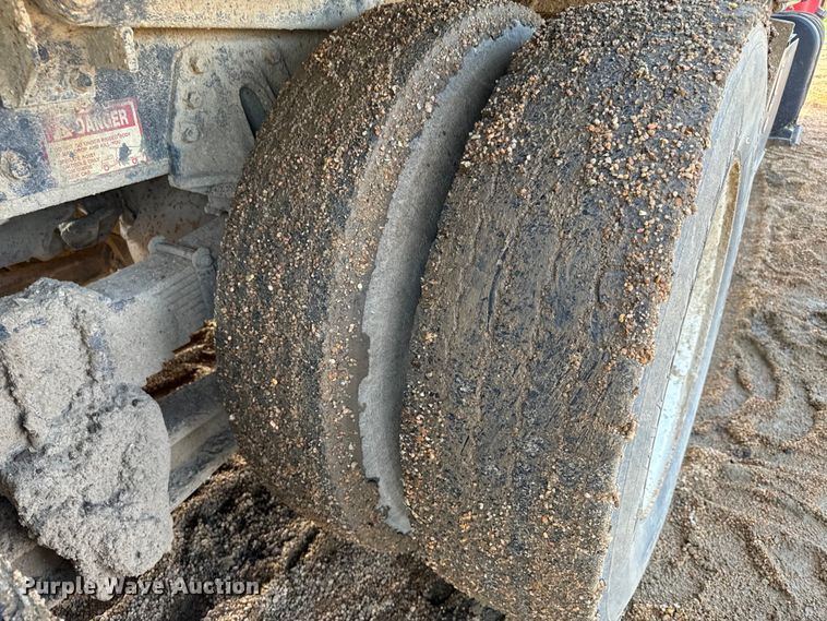 image for item NL9702 1997 International 4900 dump truck