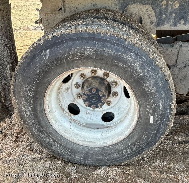 image for item NL9702 1997 International 4900 dump truck