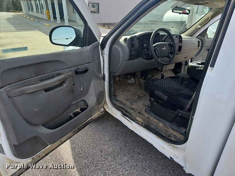 image for item NP9386 2012 GMC Sierra 1500 pickup truck