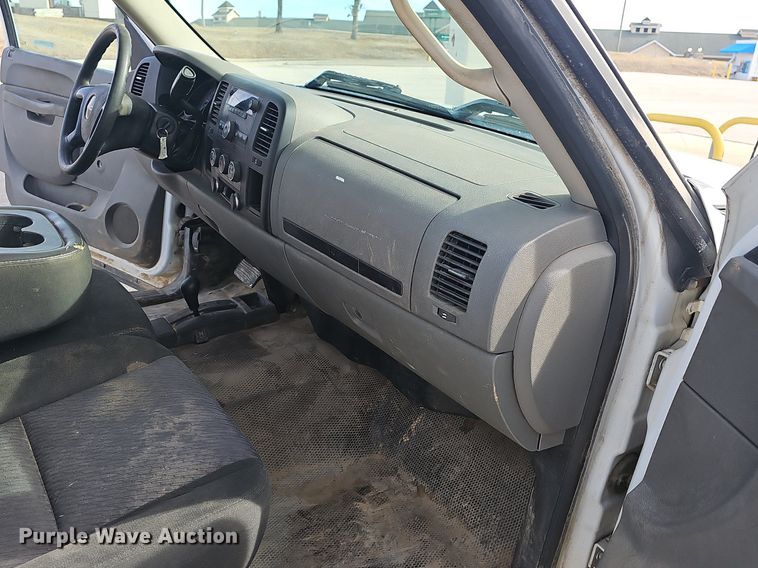 image for item NP9386 2012 GMC Sierra 1500 pickup truck