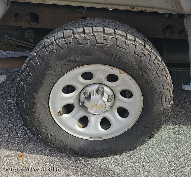 image for item NP9386 2012 GMC Sierra 1500 pickup truck