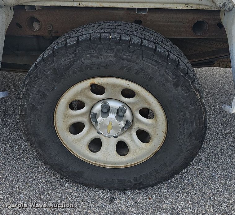 image for item NP9386 2012 GMC Sierra 1500 pickup truck