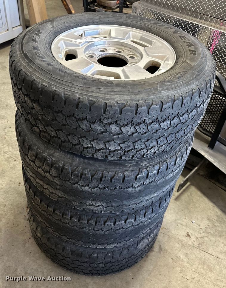 image for item NT9104 (4) 265/70R17 tires and wheels