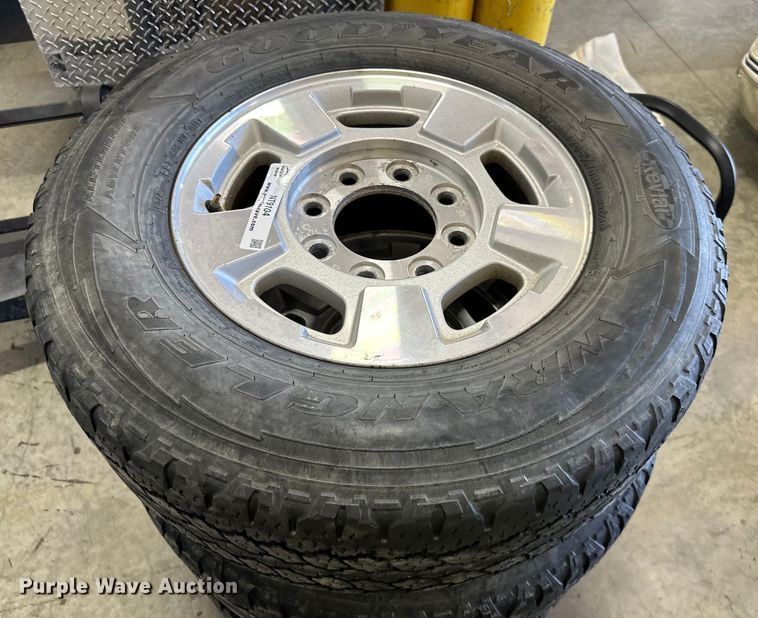 image for item NT9104 (4) 265/70R17 tires and wheels