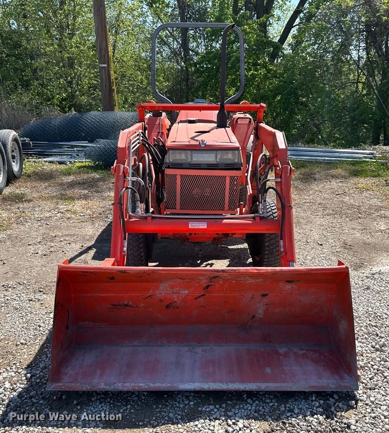 image for item NT9147 Kubota  L2350 MFWD tractor