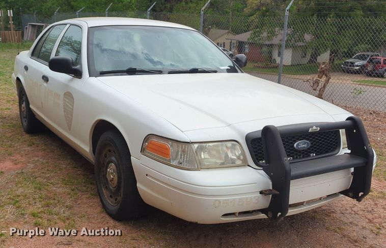 image for item NZ9619 2005 Ford Crown Victoria Police Interceptor 