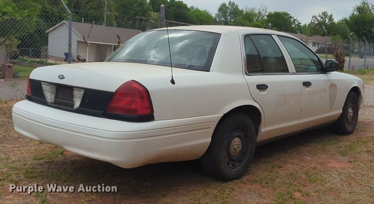 image for item NZ9619 2005 Ford Crown Victoria Police Interceptor 