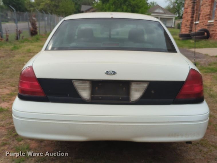 image for item NZ9619 2005 Ford Crown Victoria Police Interceptor 