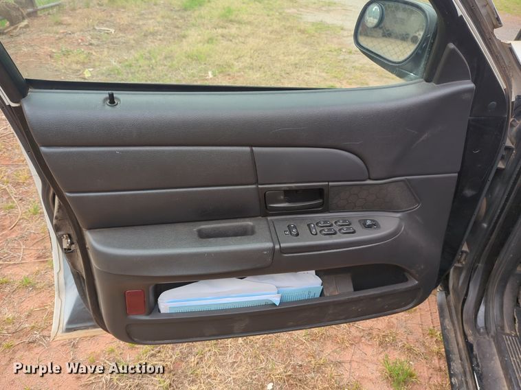 image for item NZ9619 2005 Ford Crown Victoria Police Interceptor 