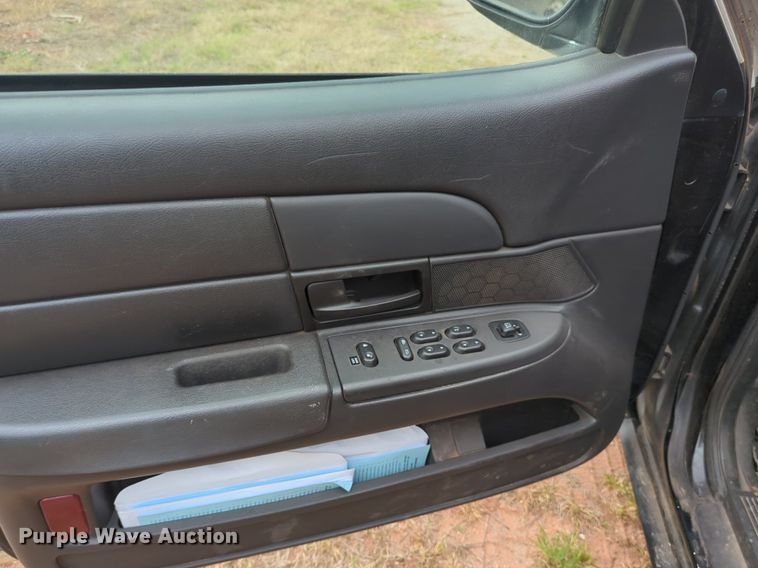 image for item NZ9619 2005 Ford Crown Victoria Police Interceptor 