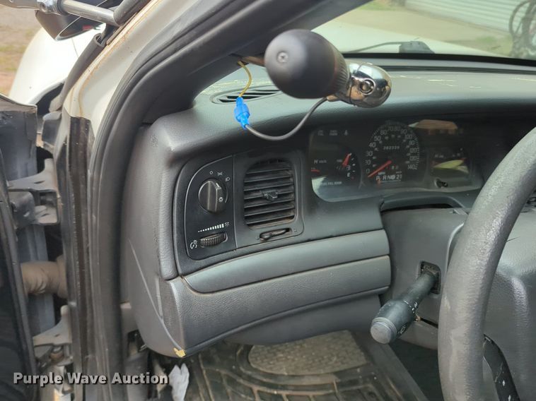 image for item NZ9619 2005 Ford Crown Victoria Police Interceptor 