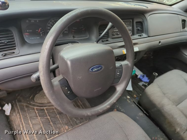 image for item NZ9619 2005 Ford Crown Victoria Police Interceptor 