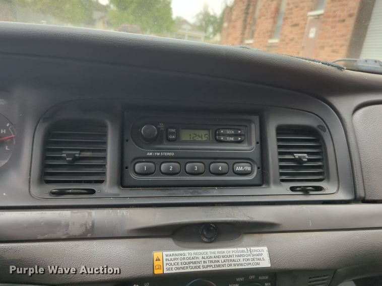 image for item NZ9619 2005 Ford Crown Victoria Police Interceptor 