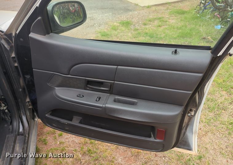 image for item NZ9619 2005 Ford Crown Victoria Police Interceptor 