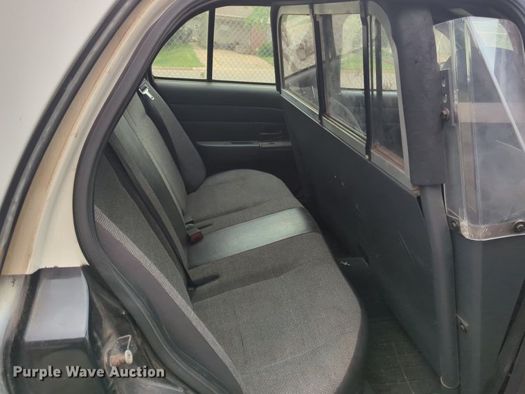 image for item NZ9619 2005 Ford Crown Victoria Police Interceptor 