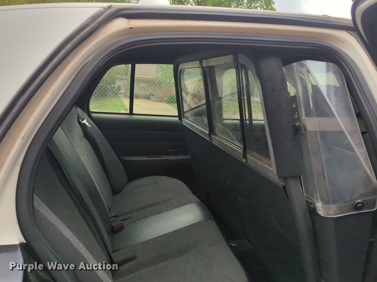 image for item NZ9619 2005 Ford Crown Victoria Police Interceptor 