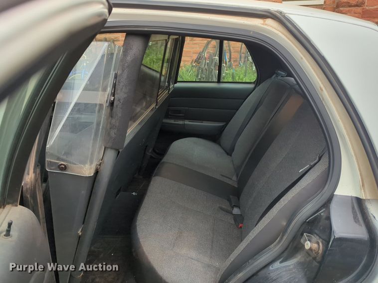 image for item NZ9619 2005 Ford Crown Victoria Police Interceptor 