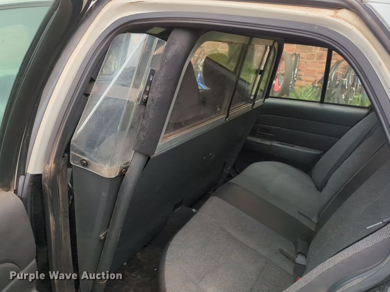 image for item NZ9619 2005 Ford Crown Victoria Police Interceptor 