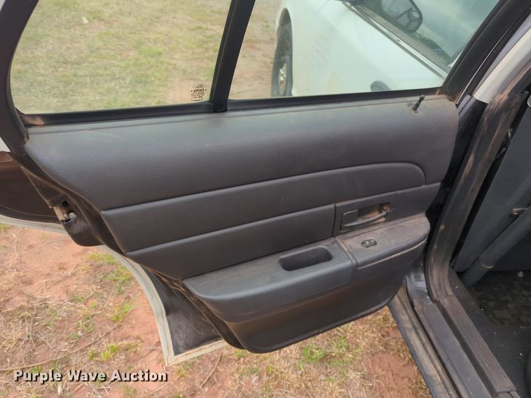 image for item NZ9619 2005 Ford Crown Victoria Police Interceptor 