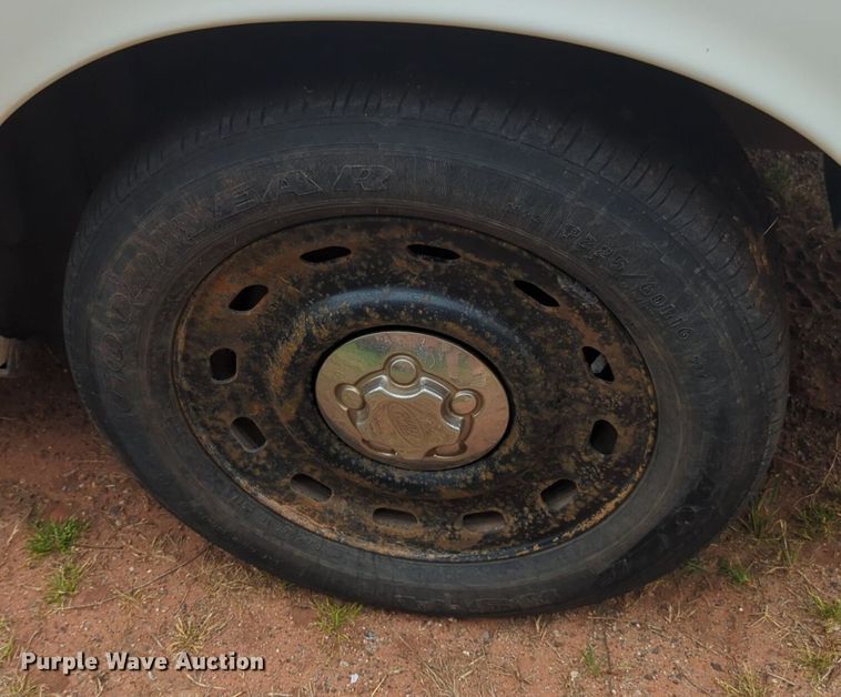 image for item NZ9619 2005 Ford Crown Victoria Police Interceptor 