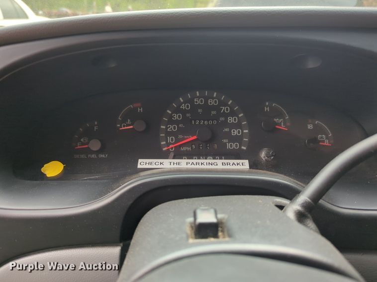 image for item NZ9620 2000 Ford Econoline E450 Super Duty ambulance