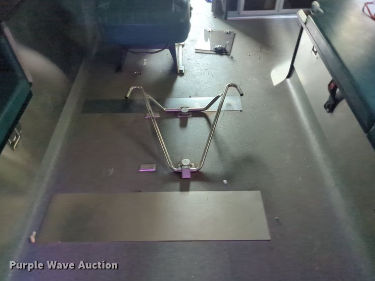 image for item NZ9620 2000 Ford Econoline E450 Super Duty ambulance