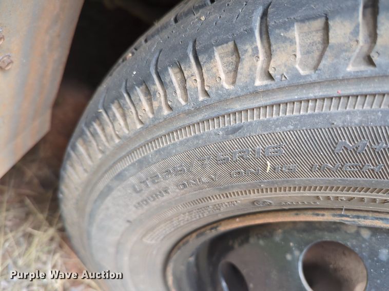 image for item NZ9620 2000 Ford Econoline E450 Super Duty ambulance