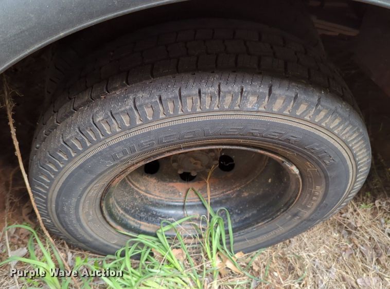 image for item NZ9620 2000 Ford Econoline E450 Super Duty ambulance