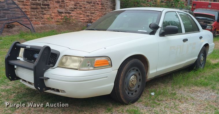 image for item NZ9622 2005 Ford Crown Victoria Police Interceptor 