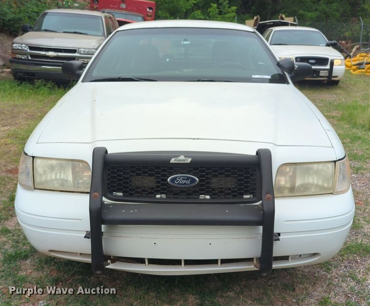 image for item NZ9622 2005 Ford Crown Victoria Police Interceptor 